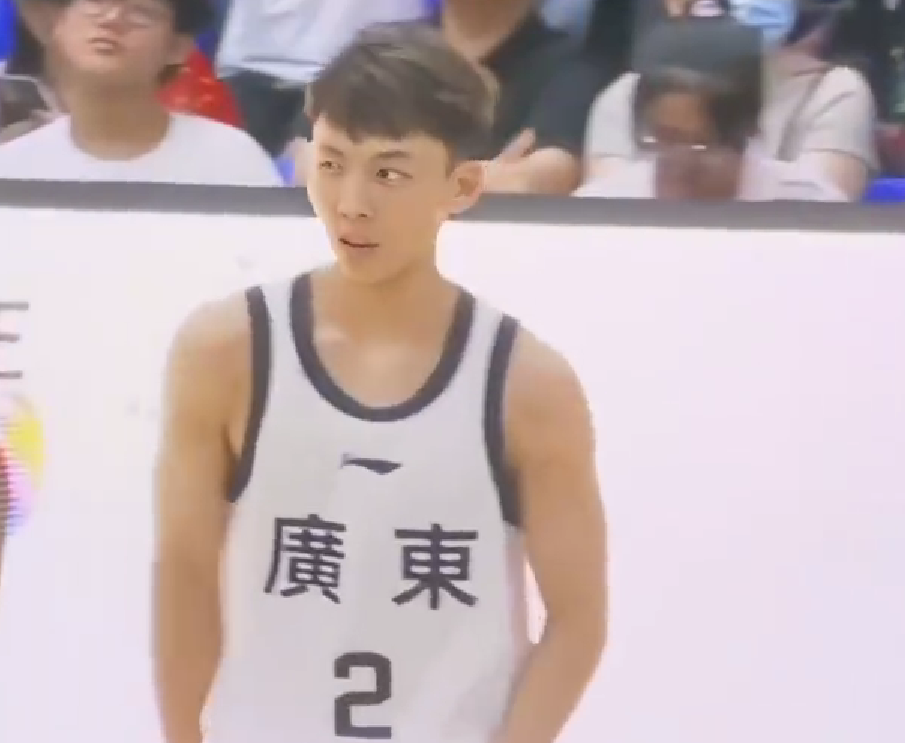 云开体育官网-徐杰杨溢张文逸参与群殴!辽鲁4人禁赛3年前车之鉴,这次该如何处理