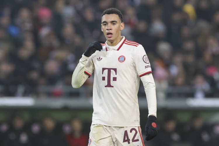 云开体育-踢球者：拜仁计划让戴维斯、伊藤洋辉、穆西亚拉在11月逐步回归