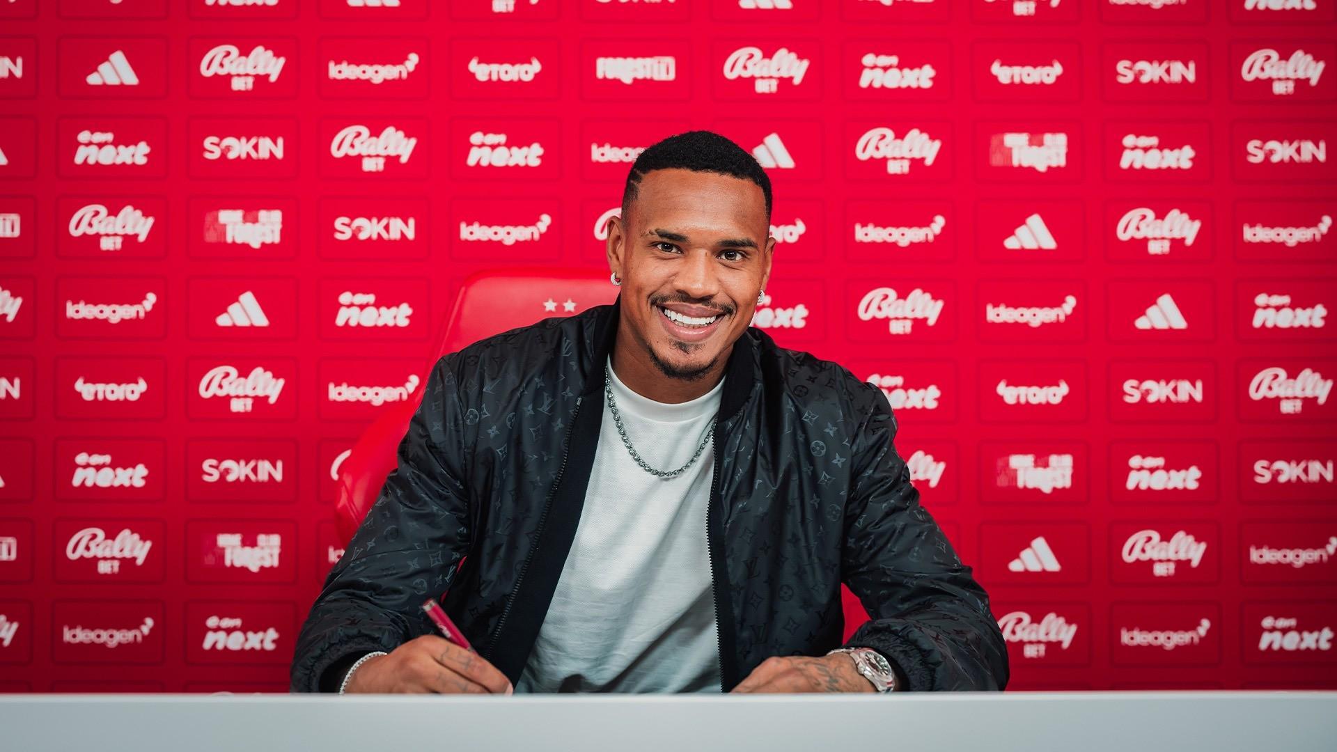 云开体育官网-官方：诺丁汉森林签下博塔弗戈门将约翰-维克托，签约3年