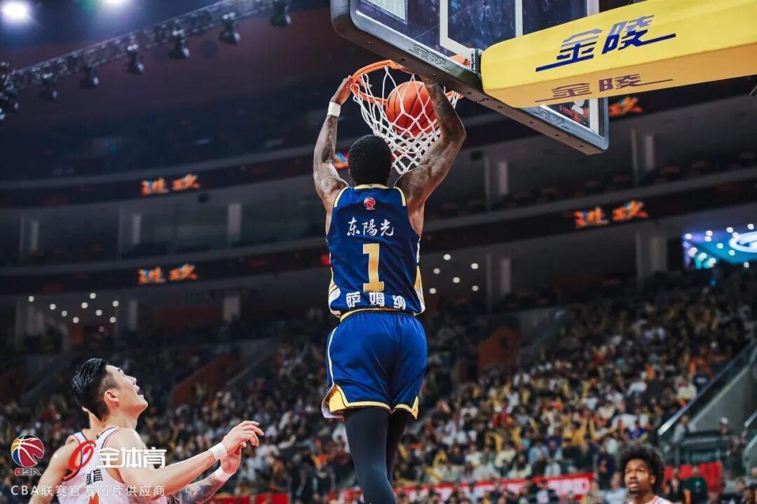 云开体育官网入口-下半场反扑未果,广东主场不敌上海