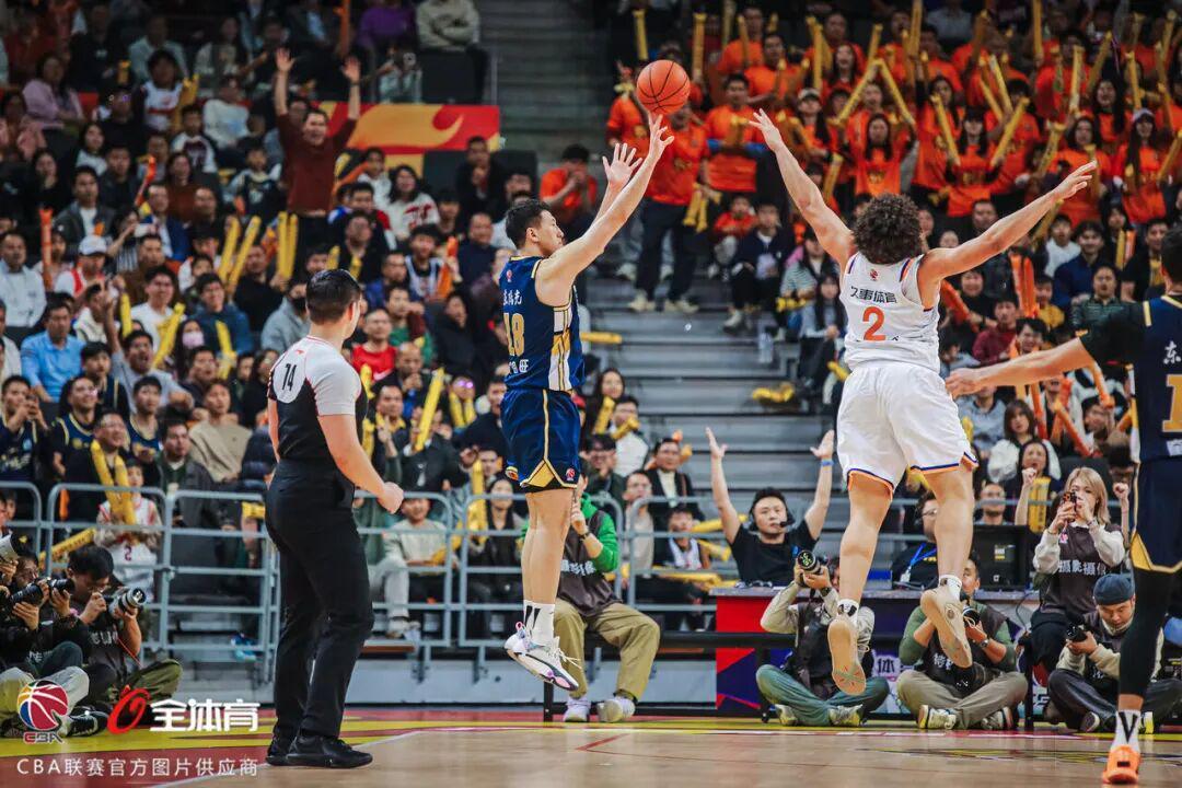 云开体育官网入口-下半场反扑未果,广东主场不敌上海