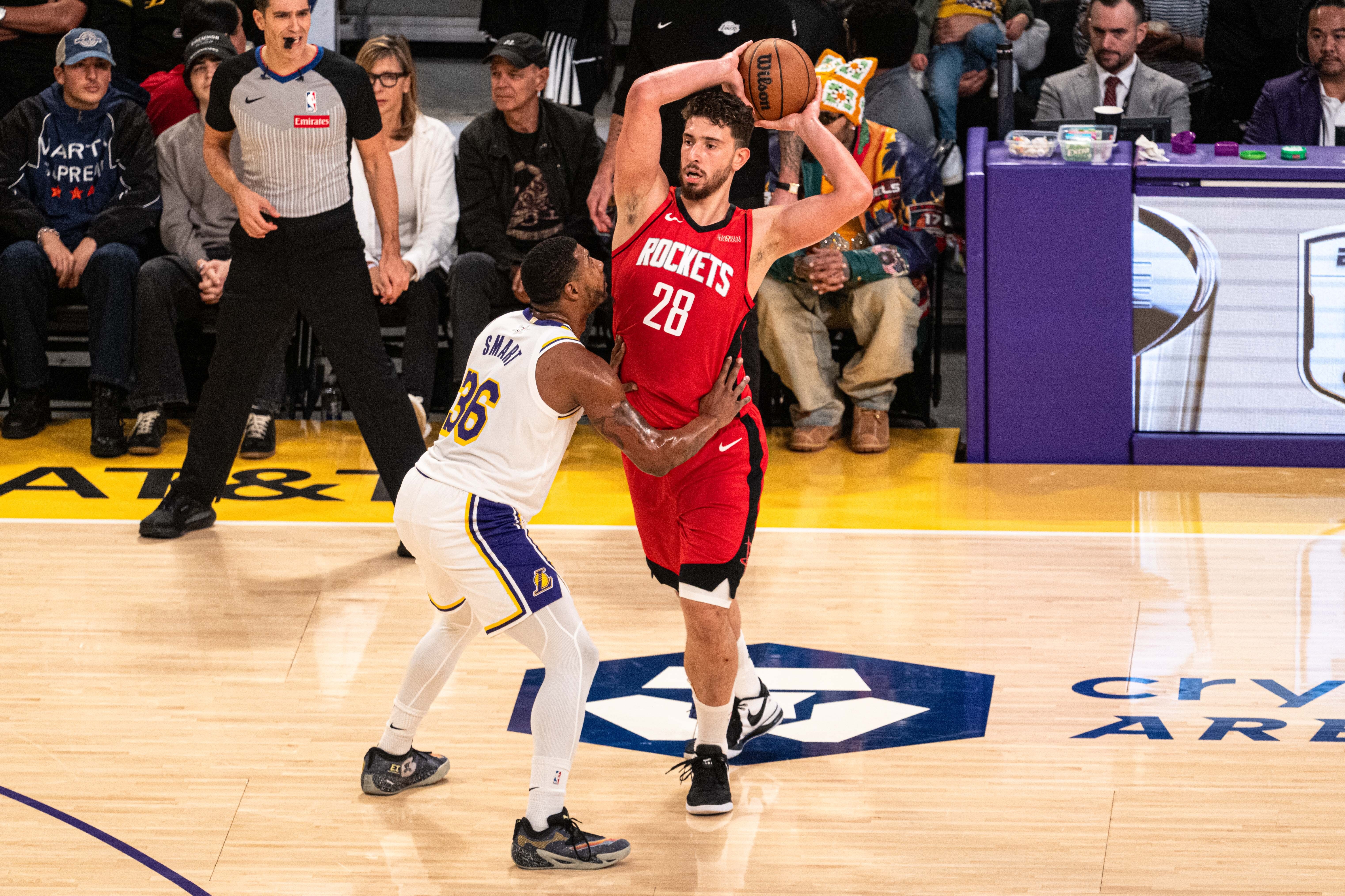 云开体育官网入口-A·史密斯：湖人留在第3打狼队太难了 不如掉到第4打没控卫的火箭